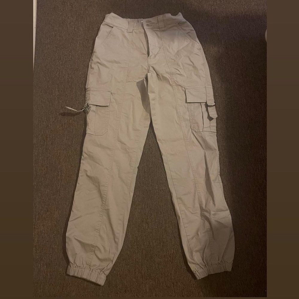 GARAGE KHAKI CARGO JOGGERS🤍